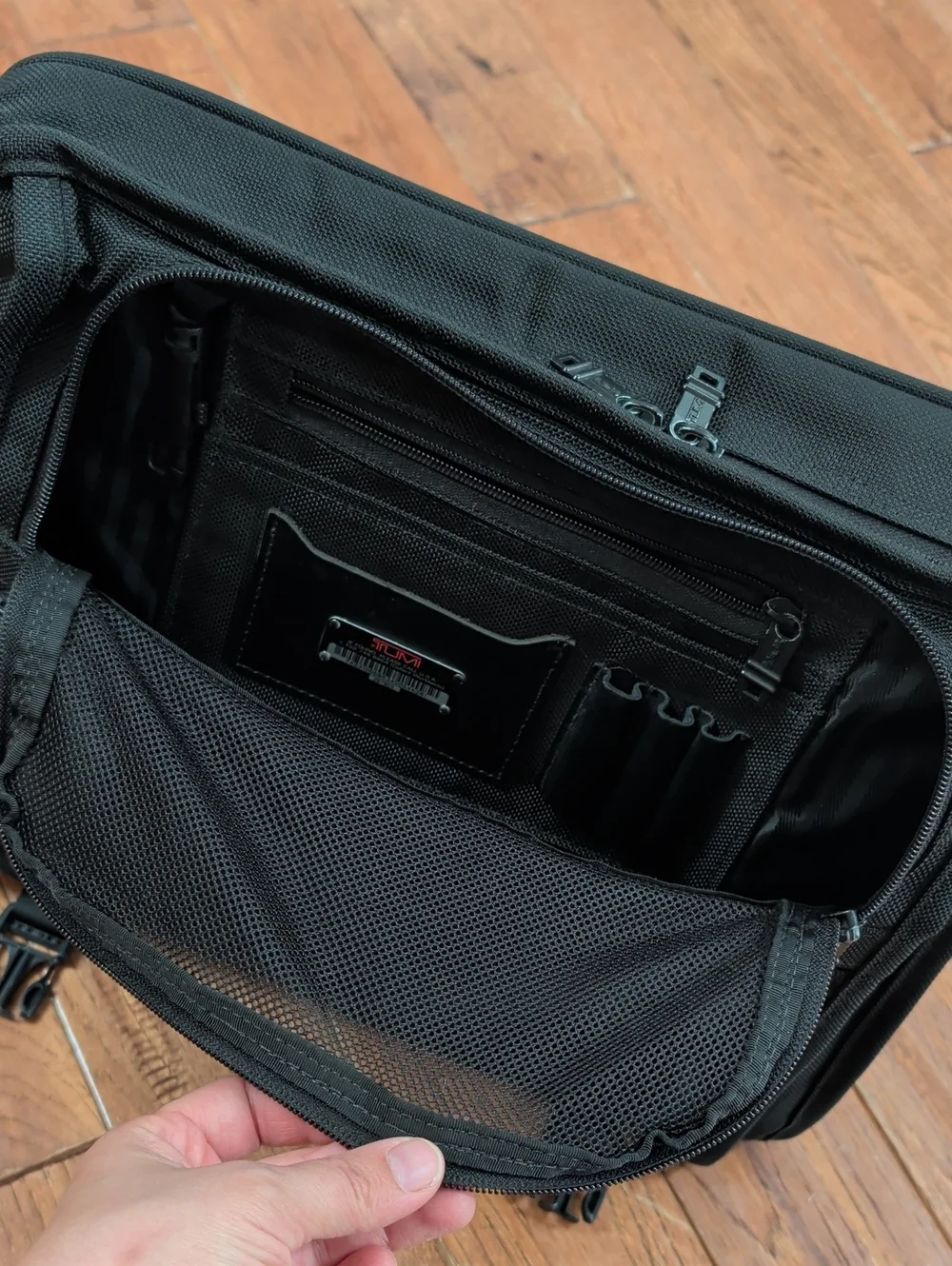 TUMI Black Men's Laptop Messenger Everyday Bag